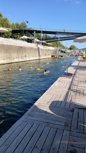 Baignade à Paris Plages - Quai de Bercy Baignade à Paris Plages - Quai de Bercy