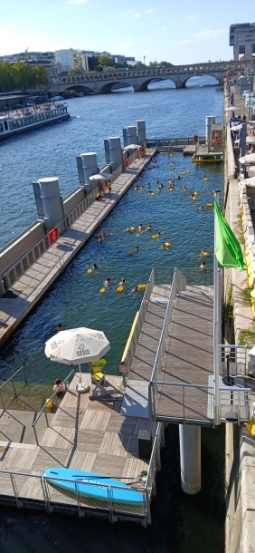Baignade à Paris Plages - Quai de Bercy Baignade à Paris Plages - Quai de Bercy